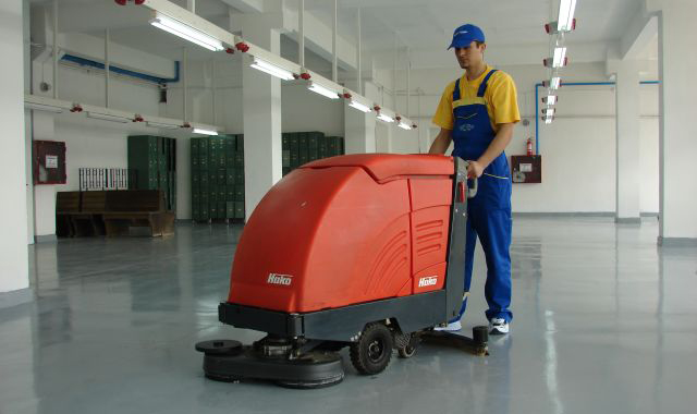 Manet utilise du matériel de marque et de qualité pour un nettoyage parfait