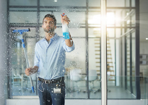 Manet est une entreprise de nettoyage spécialisée dans les vitreries